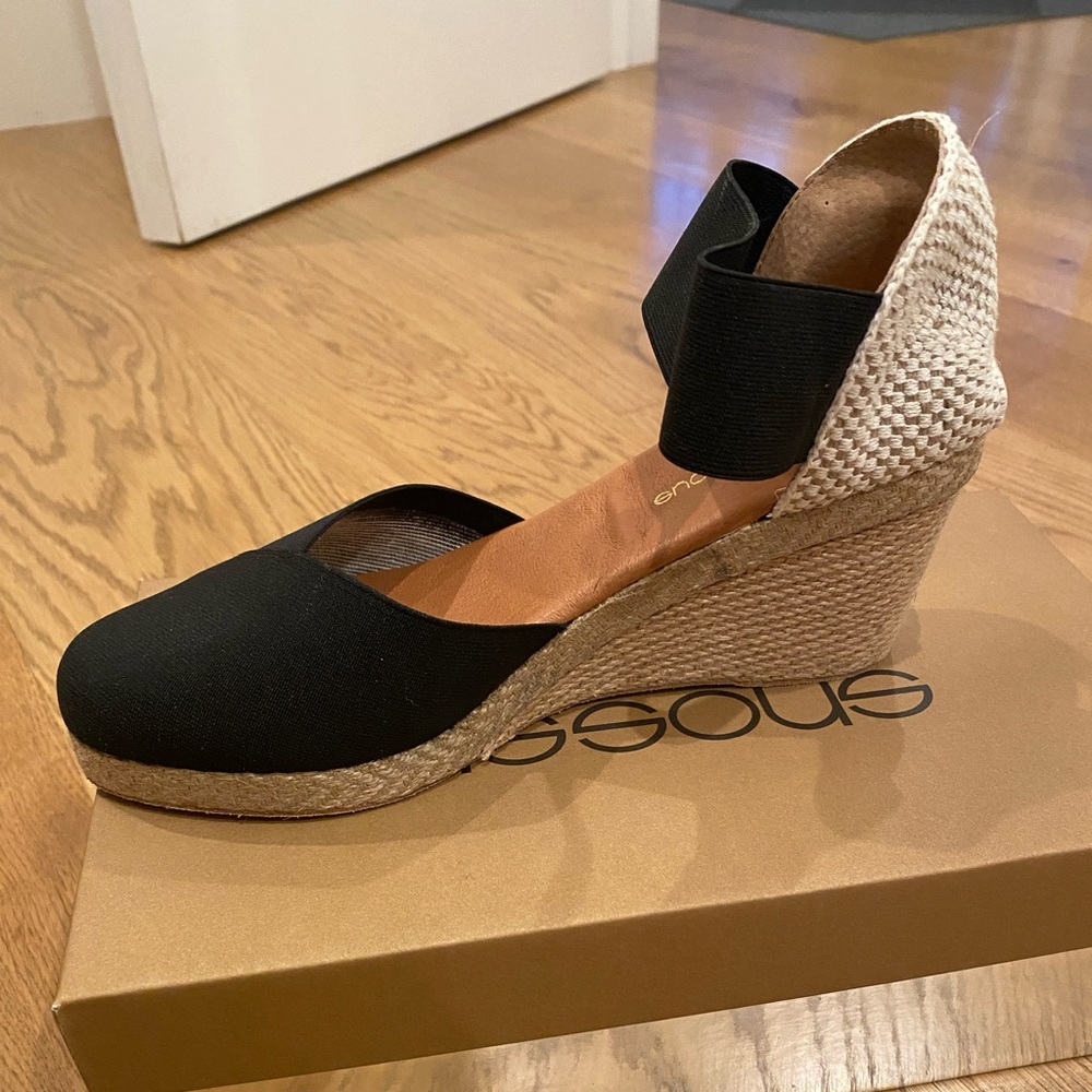 New in box; size 8 black wedge espadrilles “Anouka” Andre Assous
